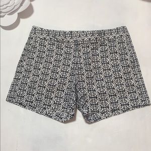 Banana Republic Black and White Shorts Size 4